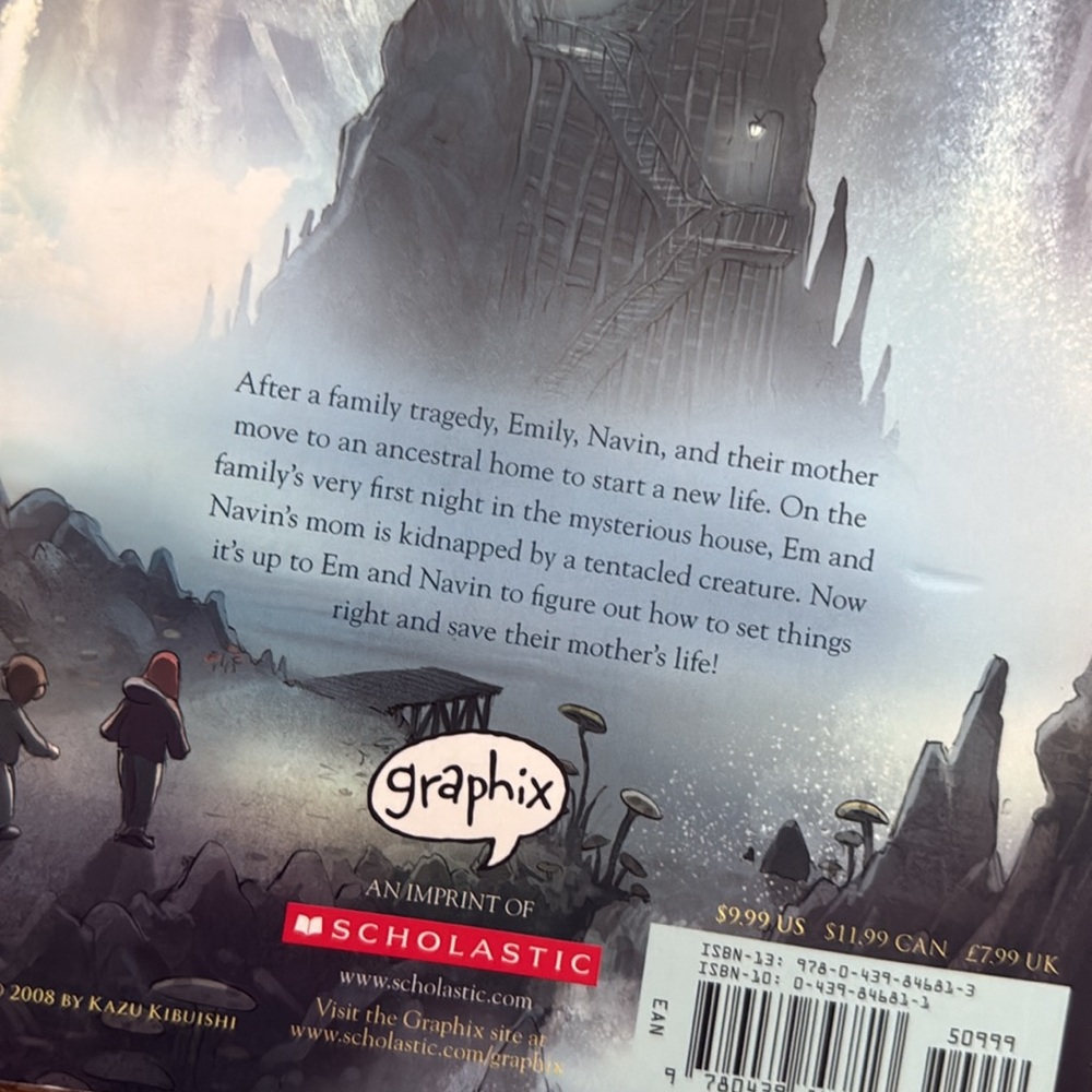 AMULET Comic Book - Picture 6 of 6